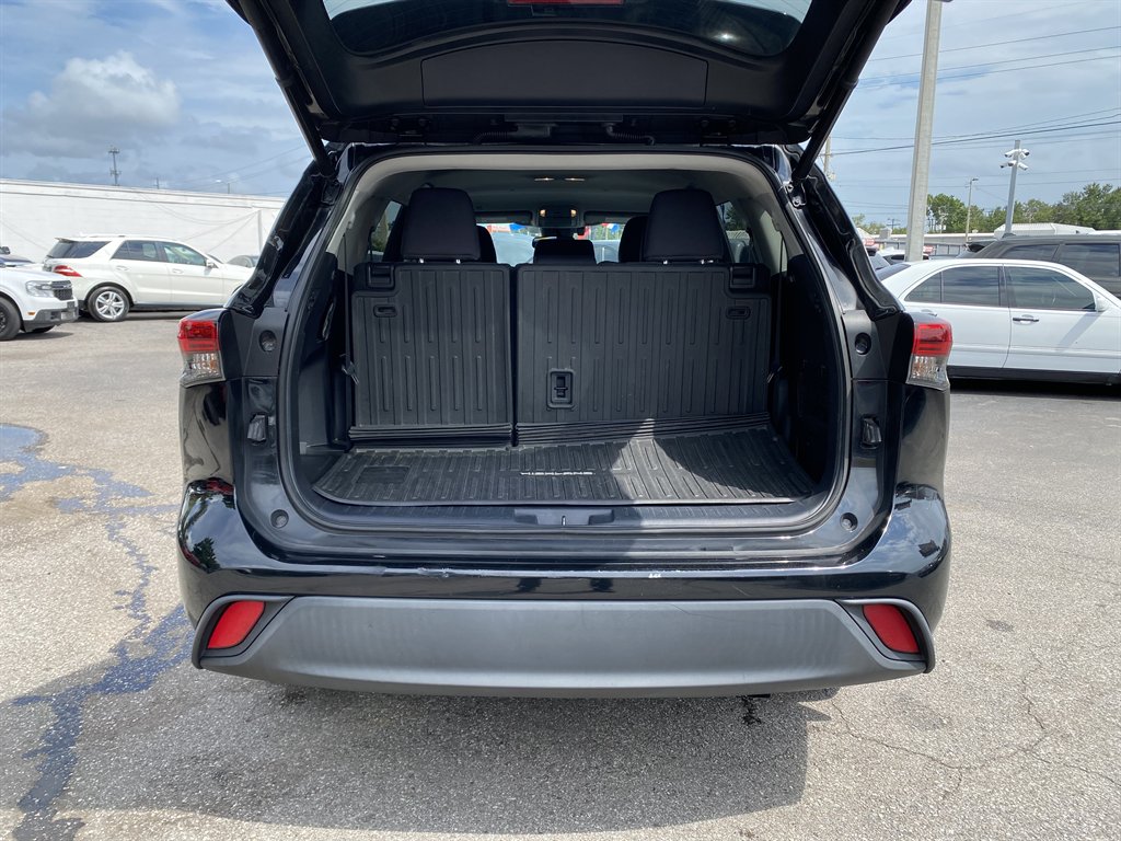 2021 Toyota Highlander - $26,999