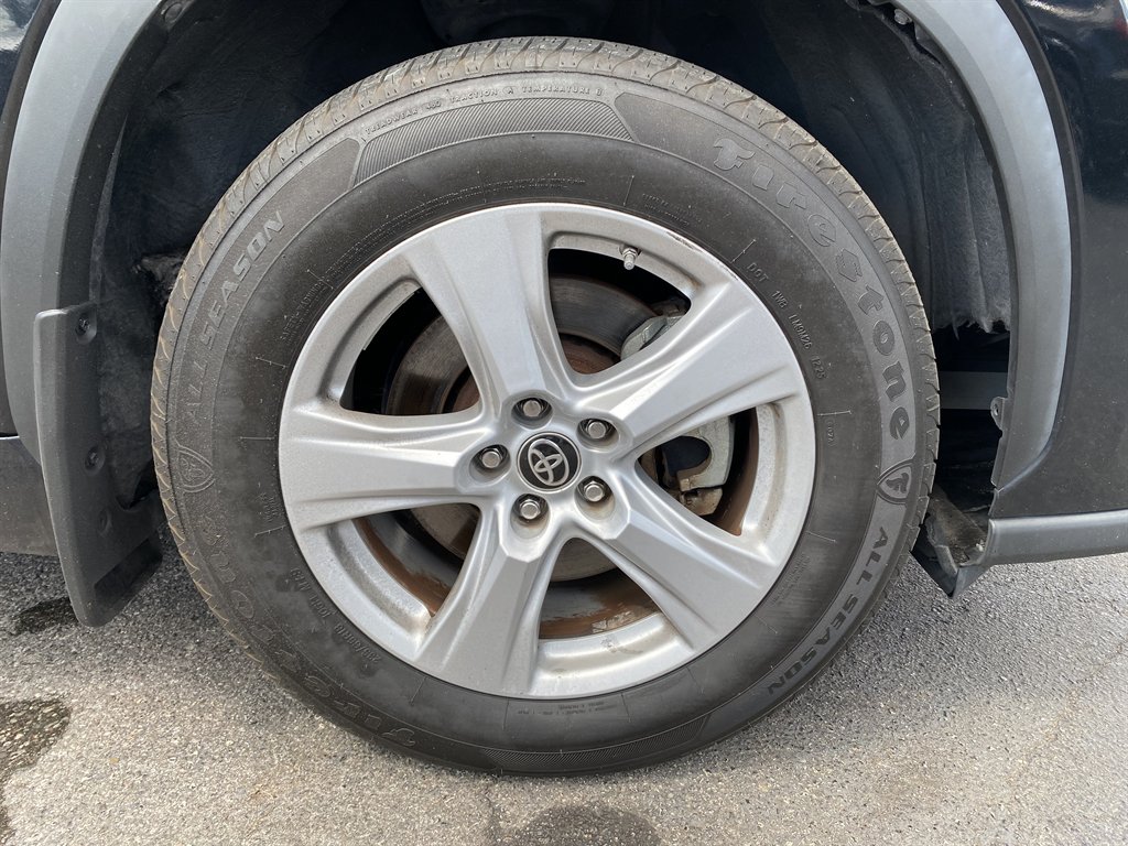 2021 Toyota Highlander - $26,999
