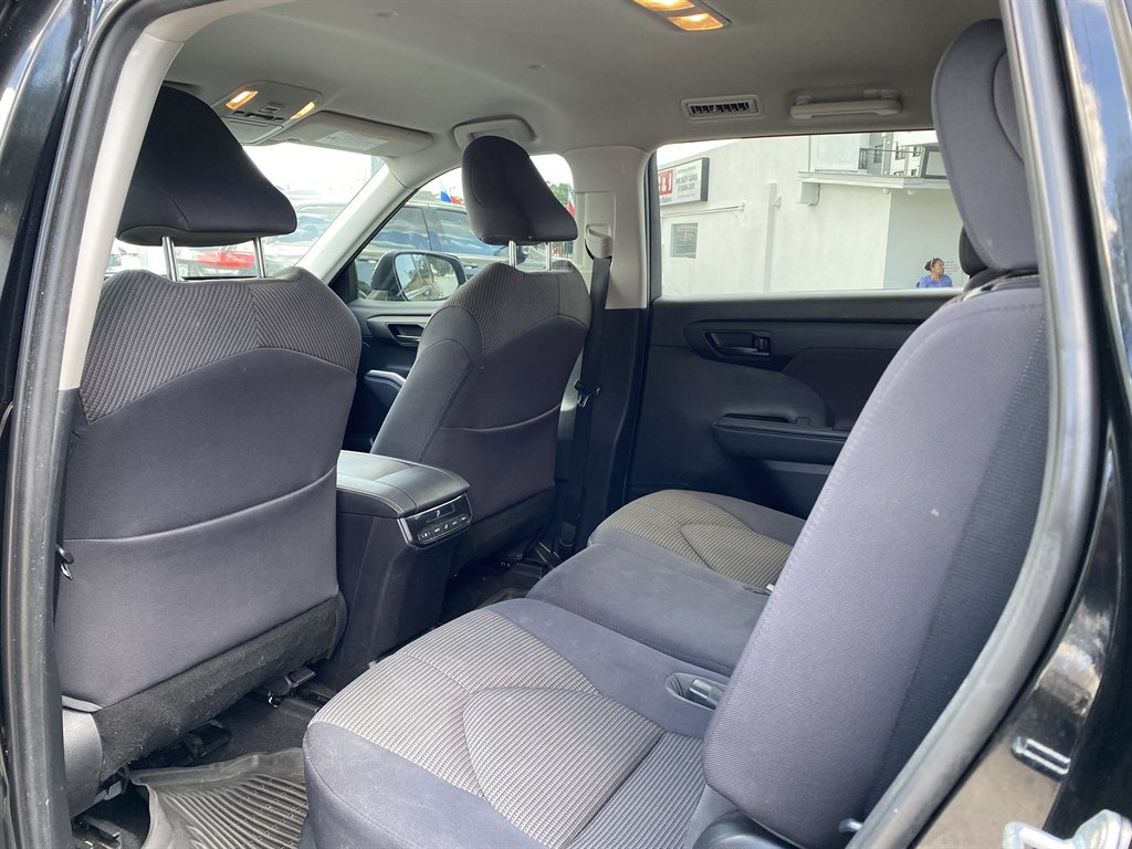 2021 Toyota Highlander - $26,999