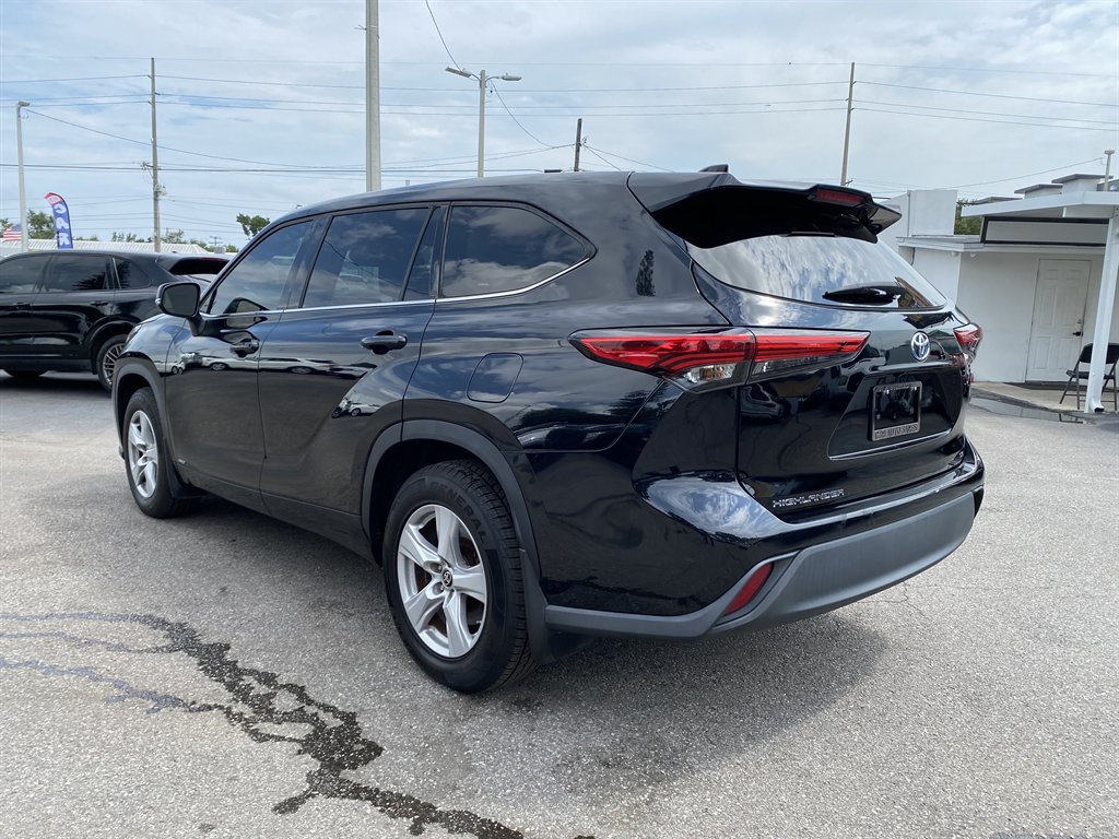 2021 Toyota Highlander - $26,999