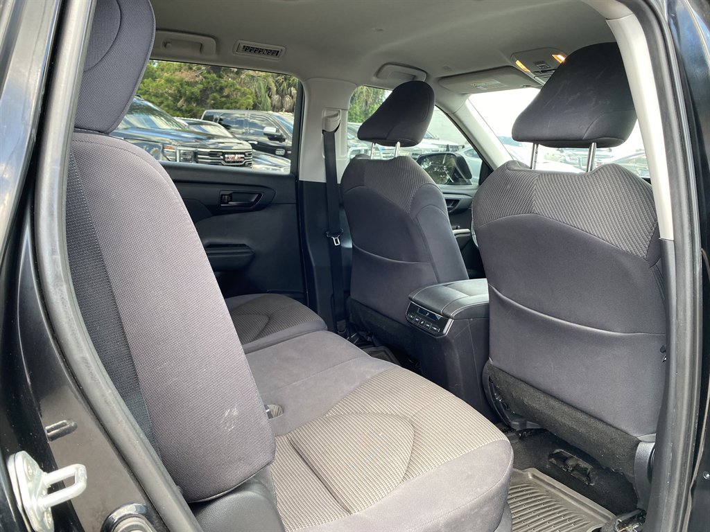 2021 Toyota Highlander - $26,999