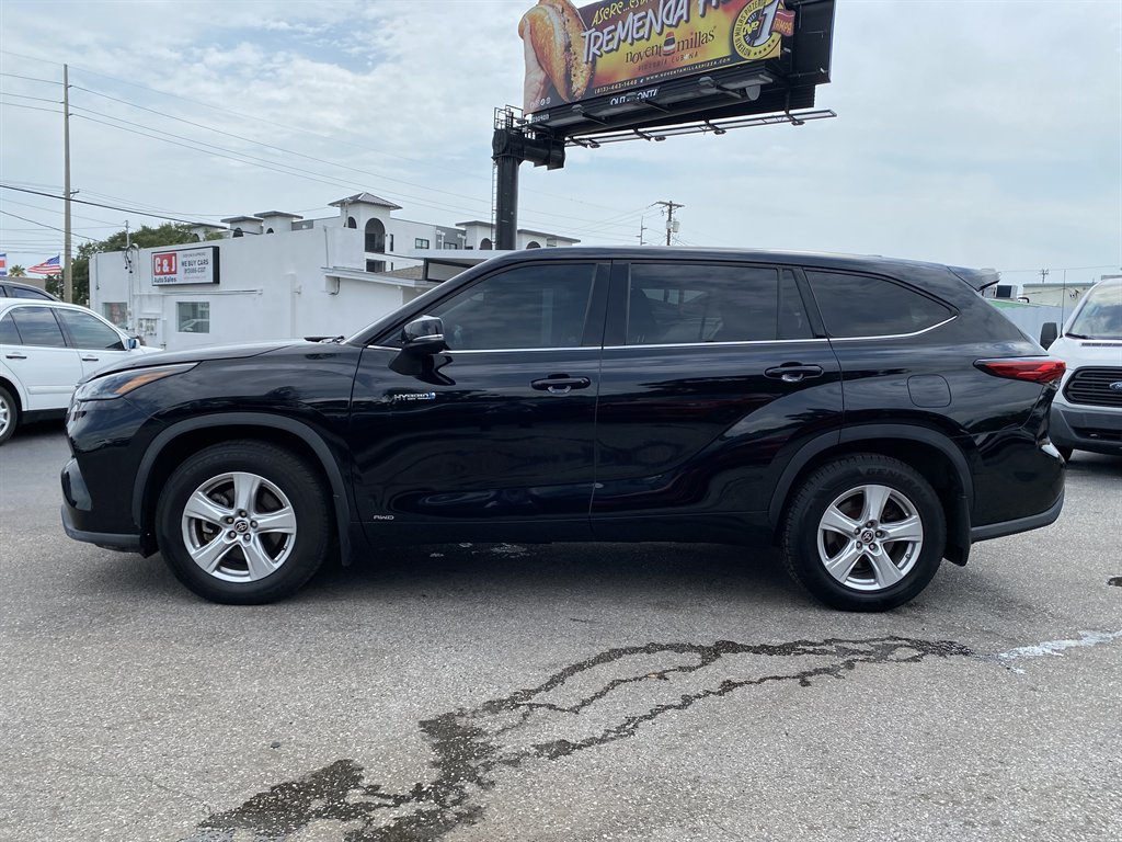 2021 Toyota Highlander - $26,999
