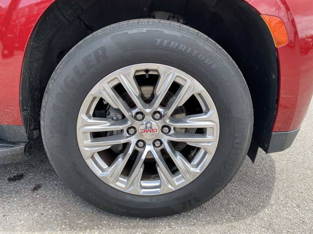 2021 GMC Yukon - $32,999