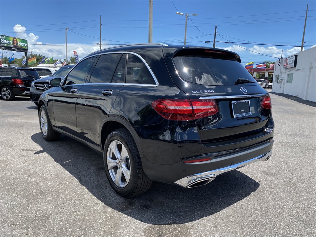2018 Mercedes-Benz C-Class - $17,999
