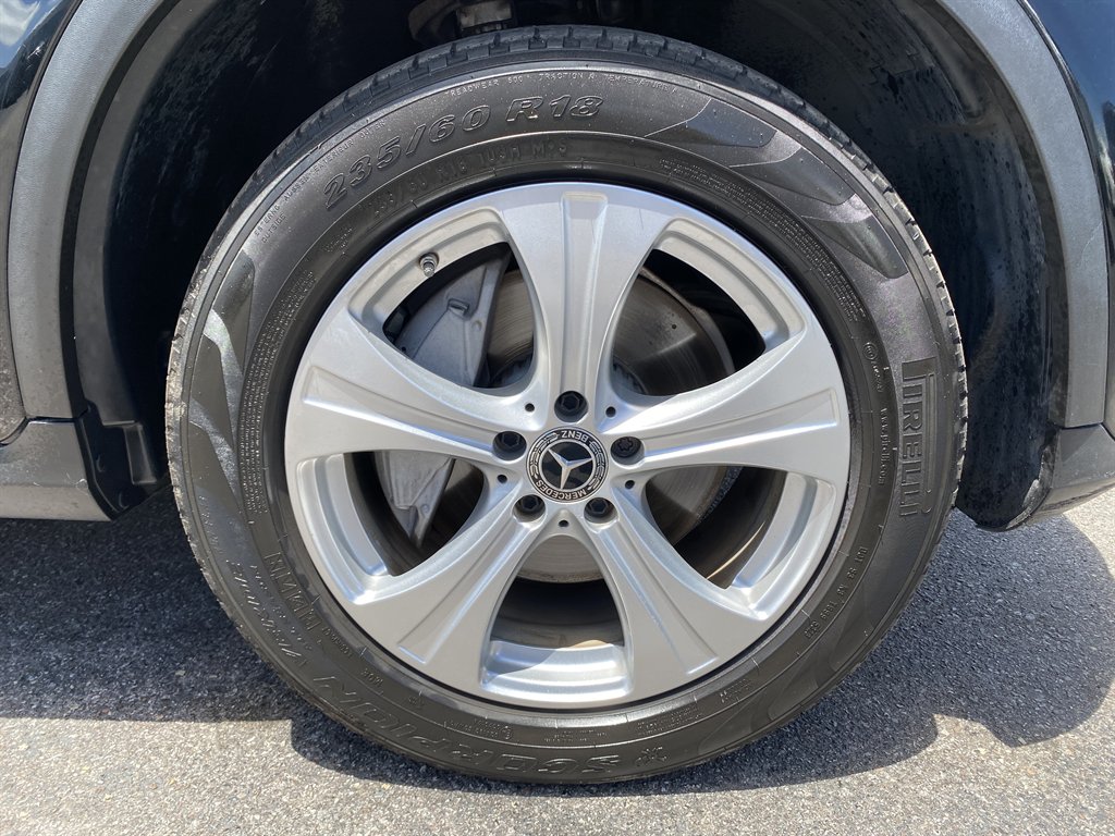 2018 Mercedes-Benz C-Class - $17,999
