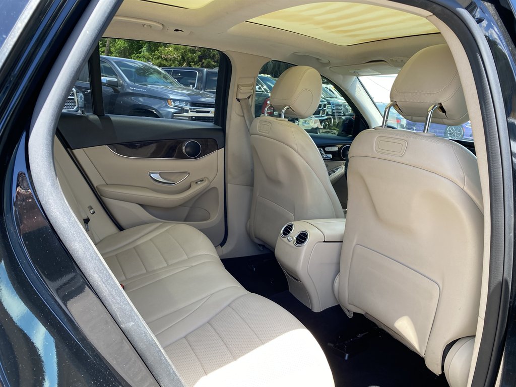 2018 Mercedes-Benz C-Class - $17,999