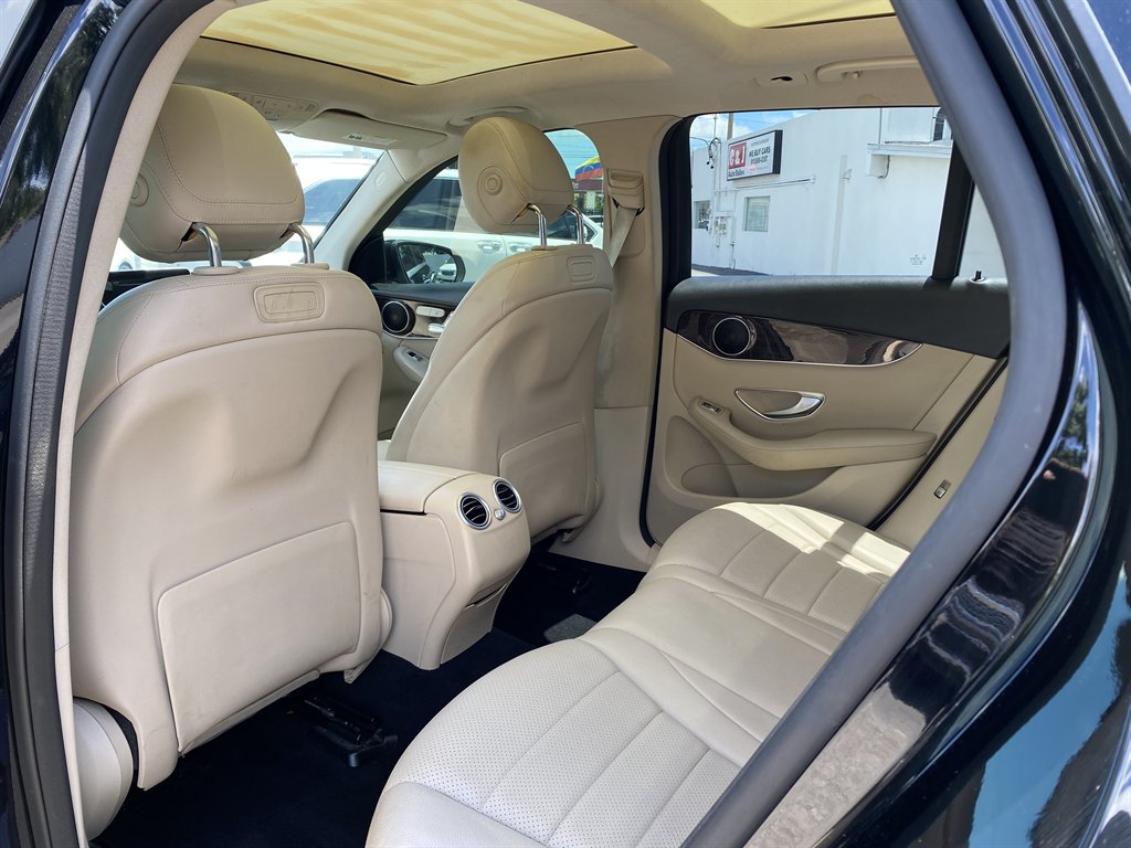 2018 Mercedes-Benz C-Class - $17,999
