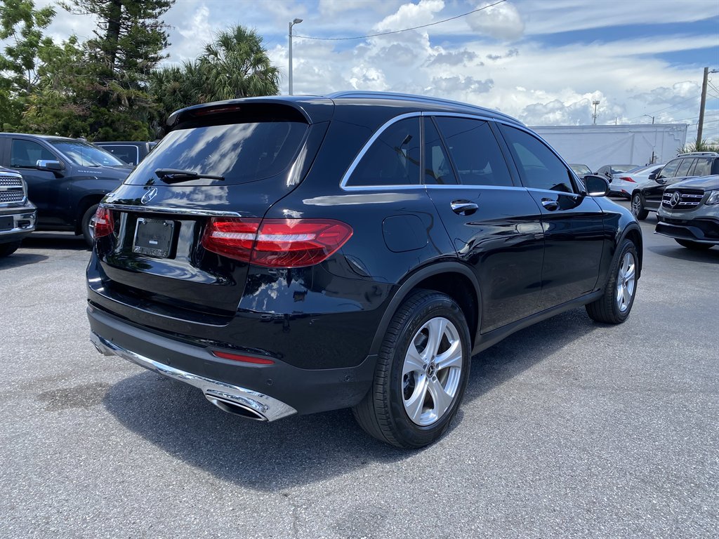 2018 Mercedes-Benz C-Class - $17,999