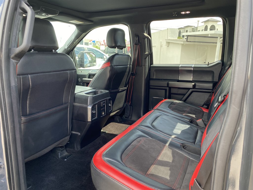 2016 Ford F150 - $23,999