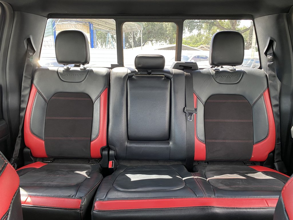 2016 Ford F150 - $23,999