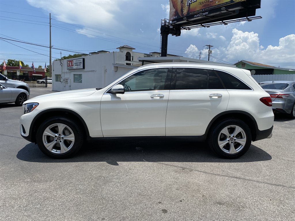 2017 Mercedes-Benz GLC - $17,999