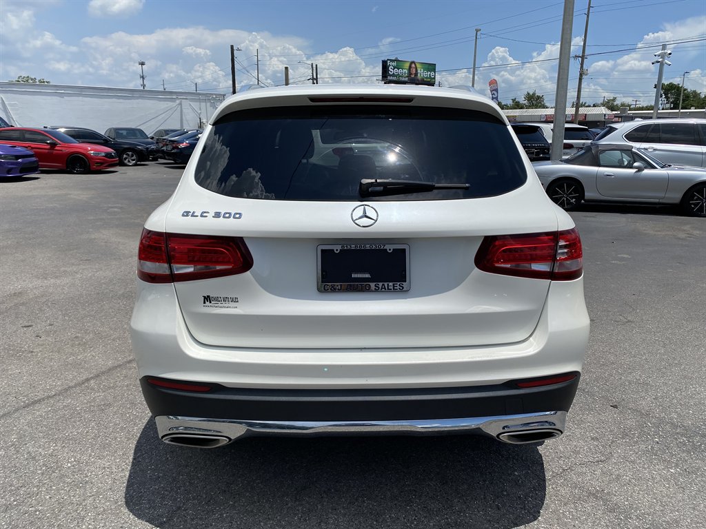 2017 Mercedes-Benz GLC - $17,999