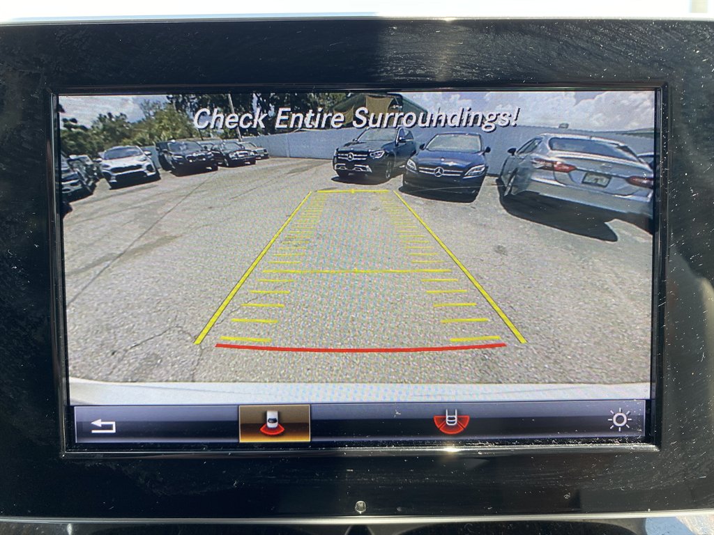 2017 Mercedes-Benz GLC - $17,999