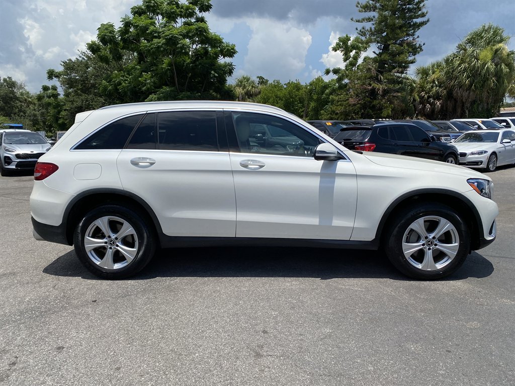 2017 Mercedes-Benz GLC - $17,999