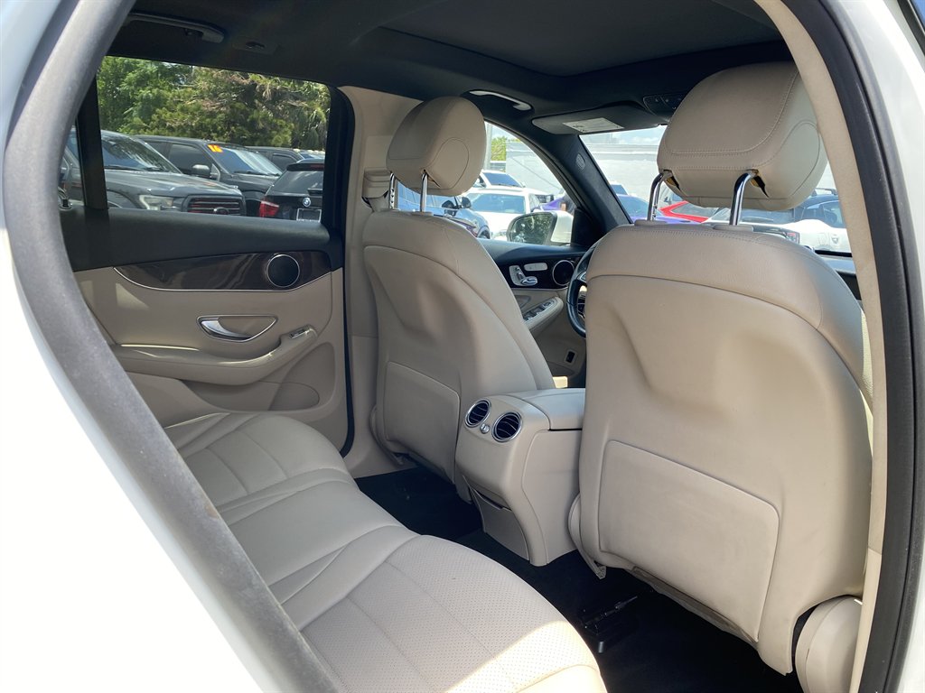 2017 Mercedes-Benz GLC - $17,999