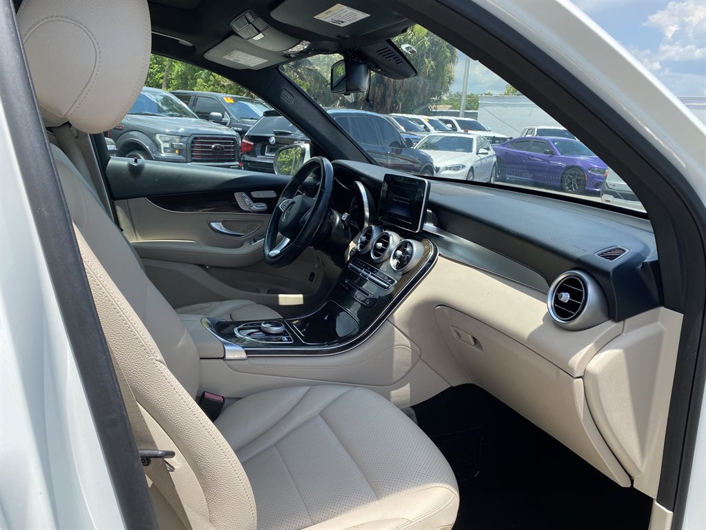 2017 Mercedes-Benz GLC - $17,999