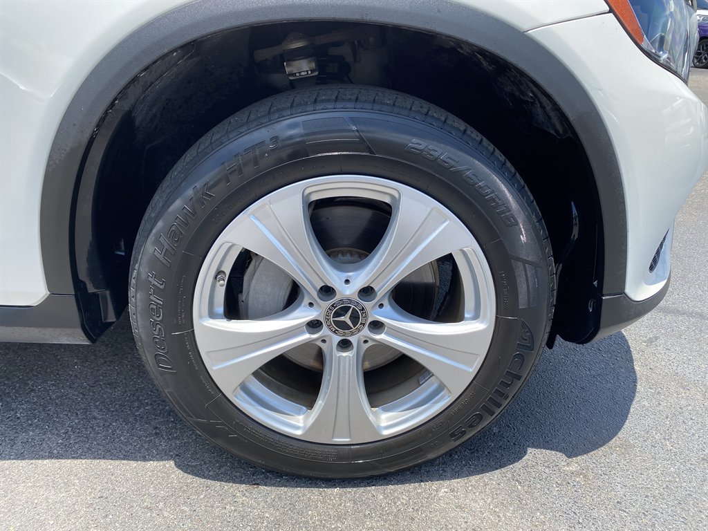 2017 Mercedes-Benz GLC - $17,999