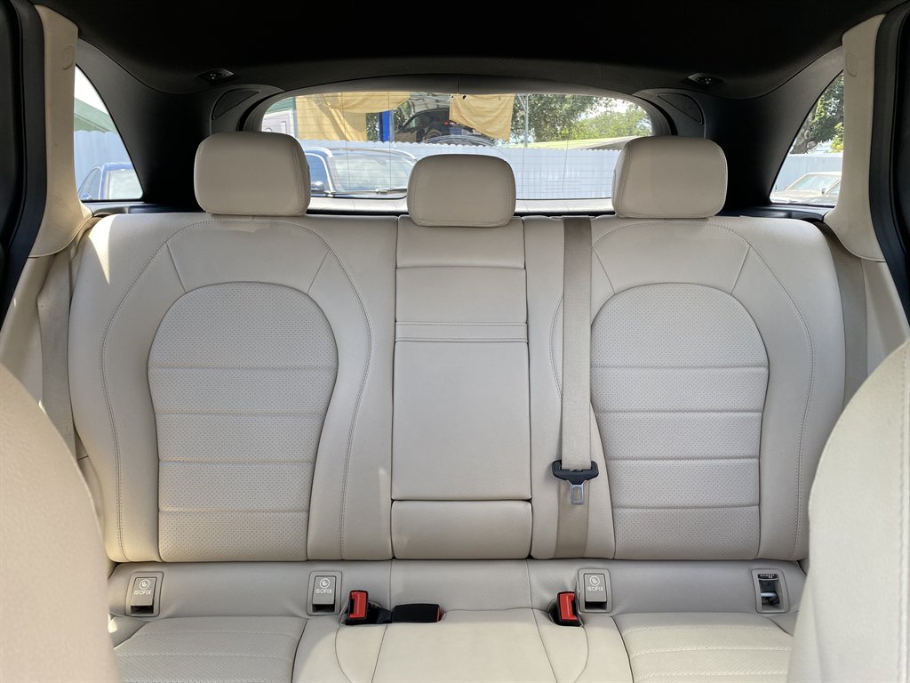 2017 Mercedes-Benz GLC - $17,999