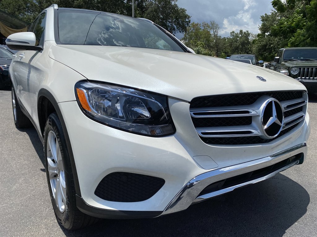 2017 Mercedes-Benz GLC - $17,999
