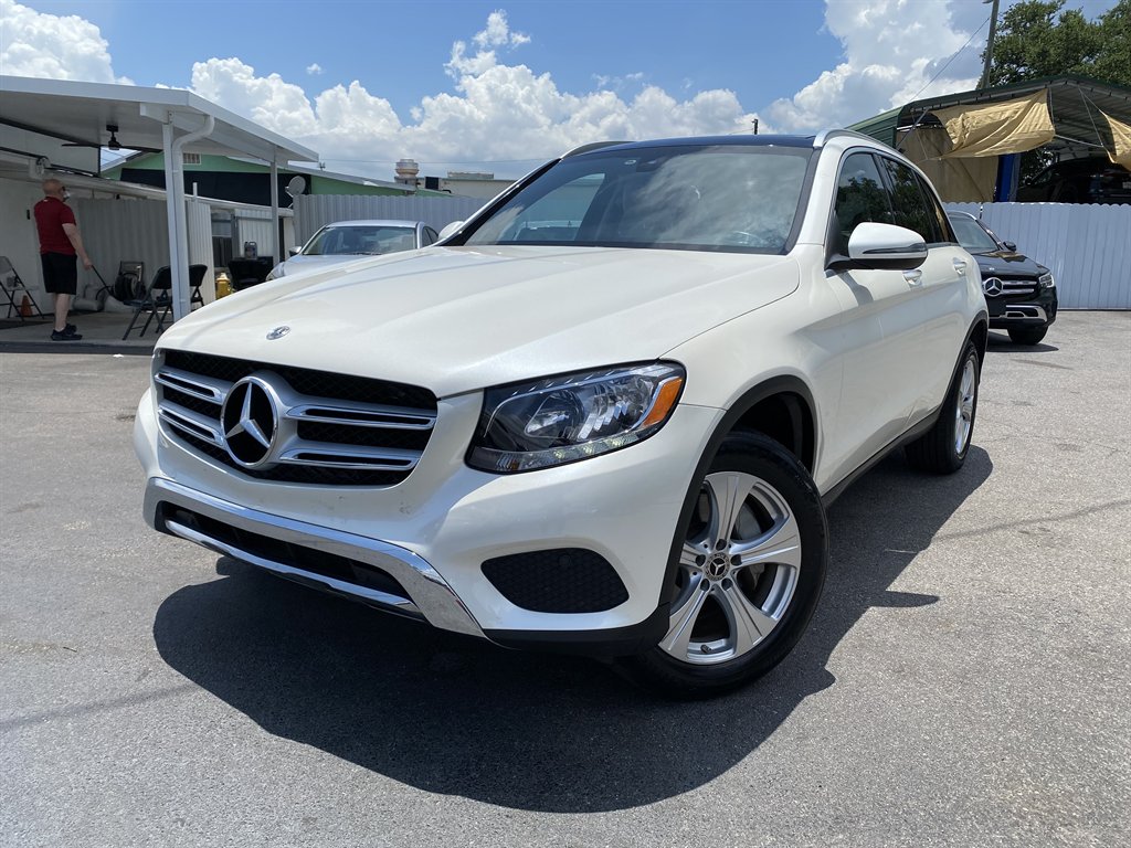 2017 Mercedes-Benz GLC - $17,999