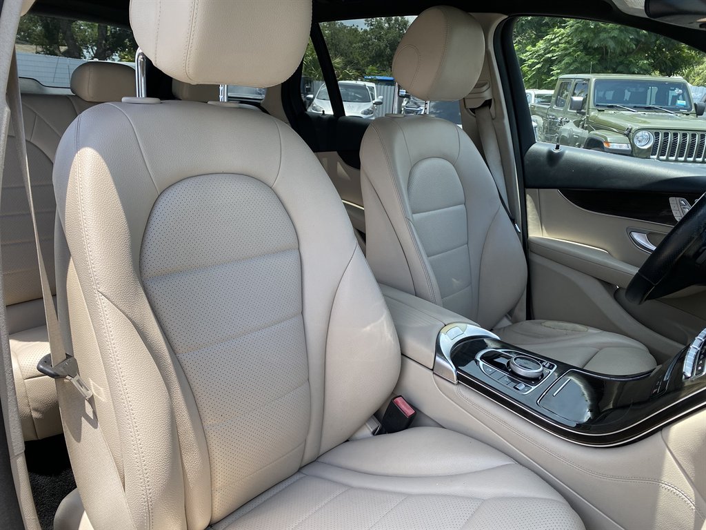 2017 Mercedes-Benz GLC - $17,999
