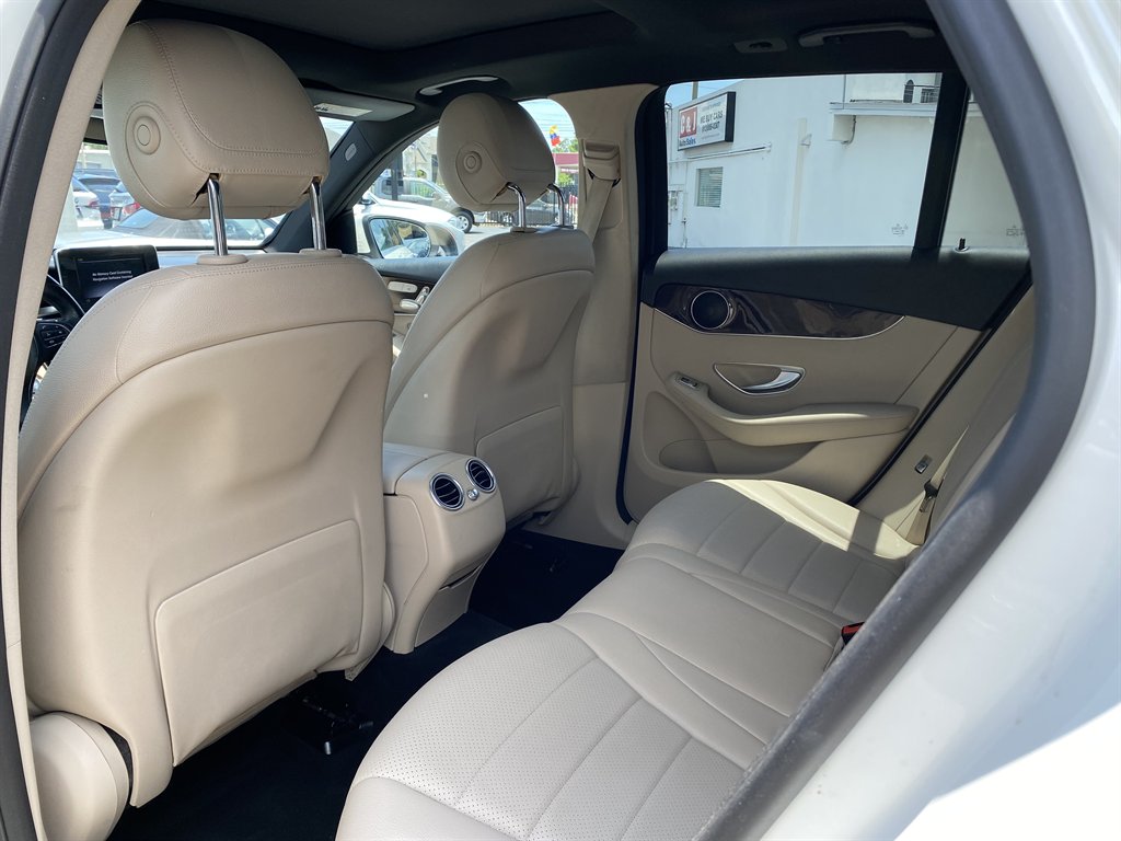 2017 Mercedes-Benz GLC - $17,999