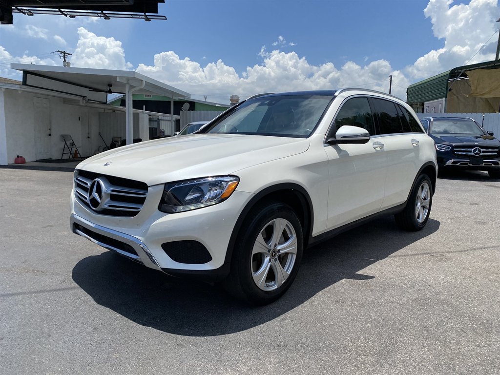 2017 Mercedes-Benz GLC - $17,999