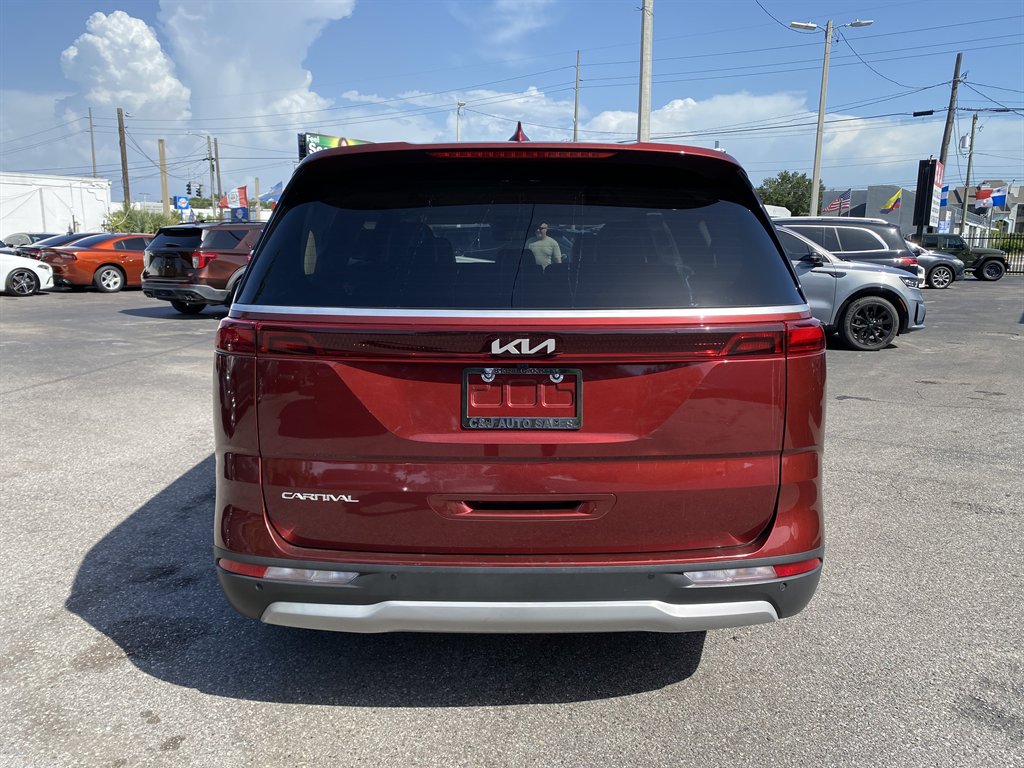2023 Kia Carnival - $22,999