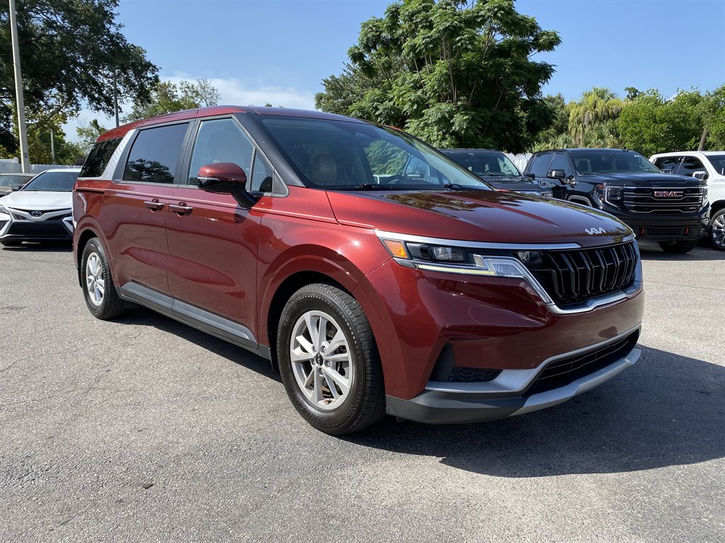 2023 Kia Carnival - $22,999