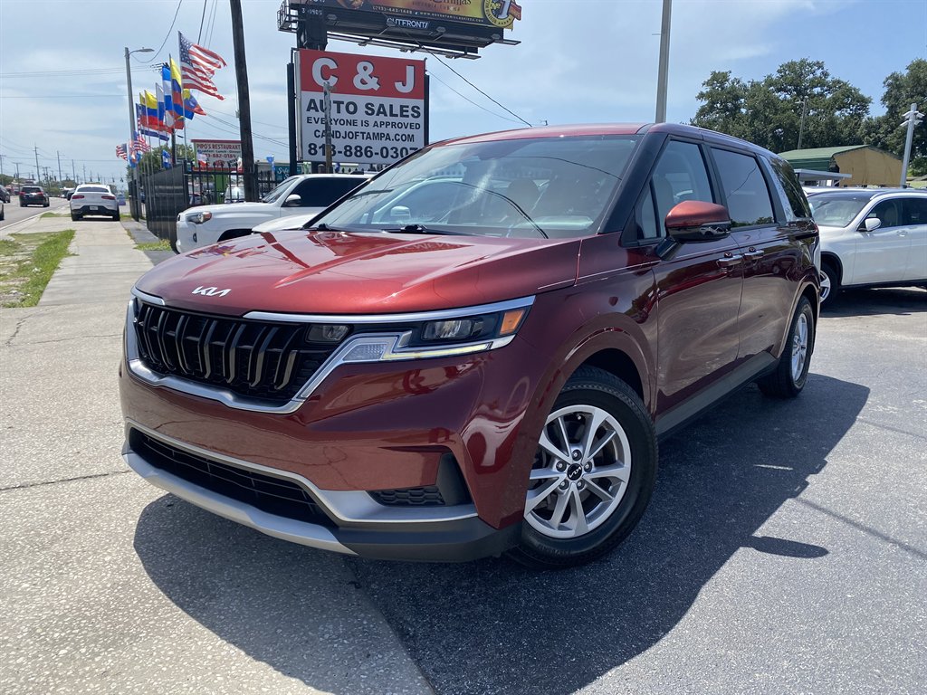 2023 Kia Carnival - $22,999