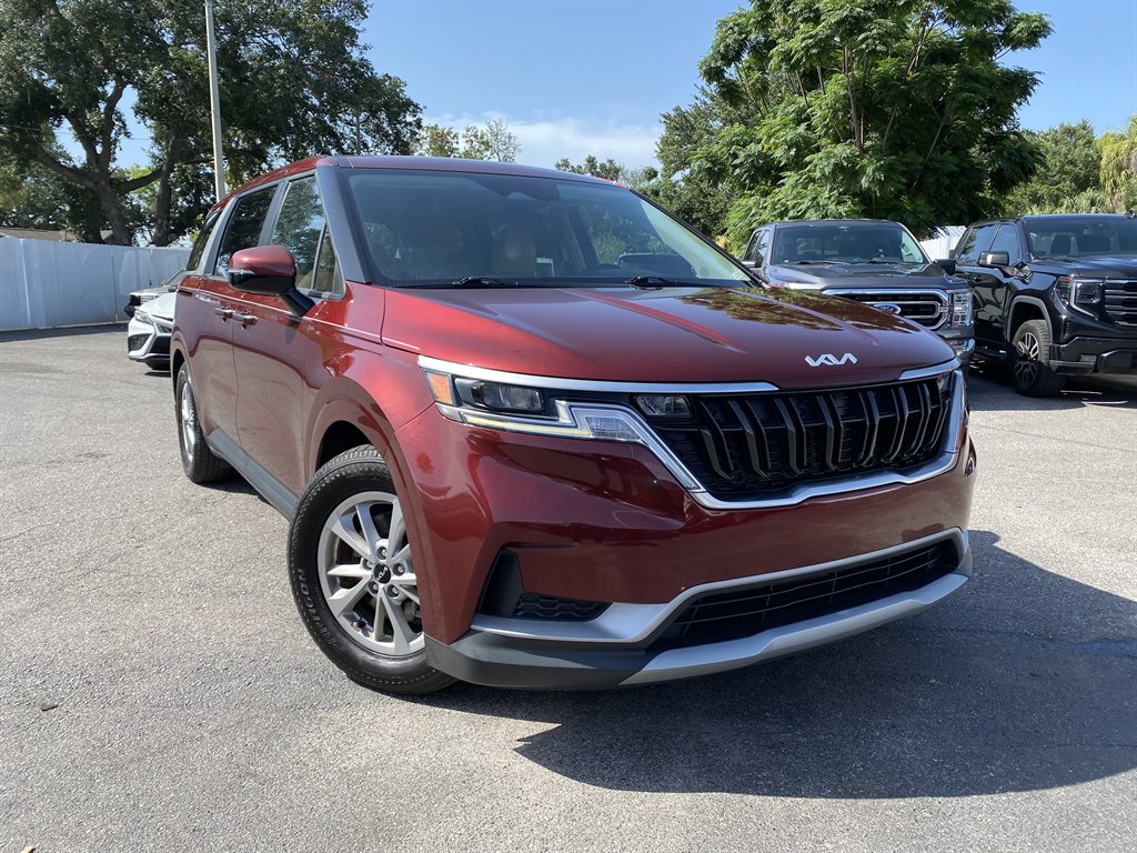 2023 Kia Carnival - $22,999