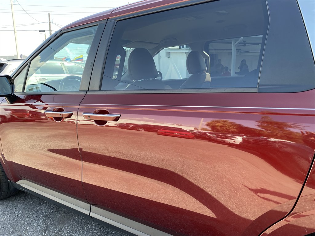 2023 Kia Carnival - $22,999