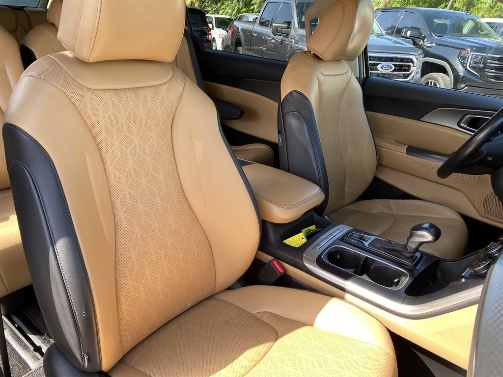 2023 Kia Carnival - $22,999