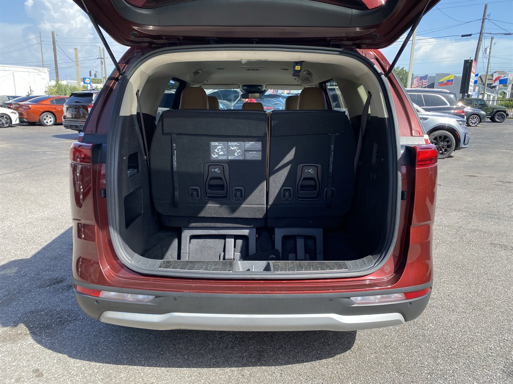 2023 Kia Carnival - $22,999