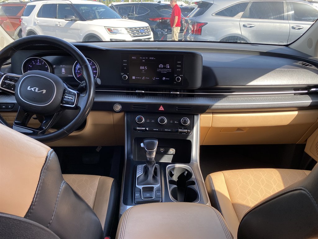 2023 Kia Carnival - $22,999
