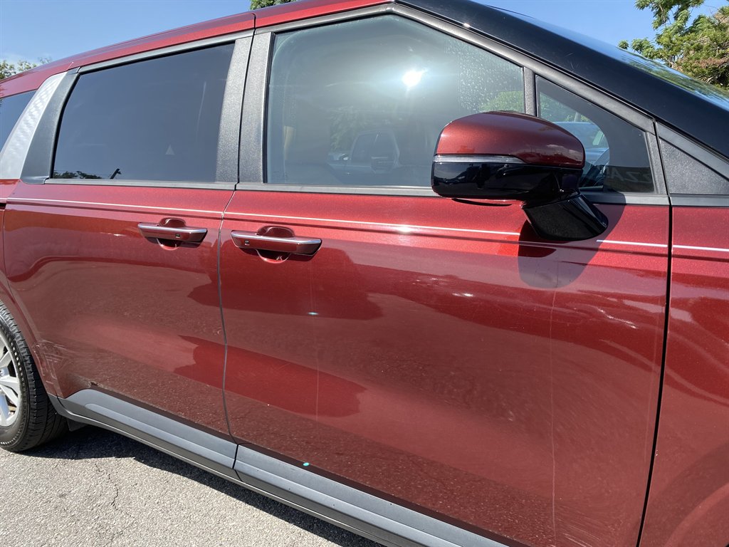 2023 Kia Carnival - $22,999