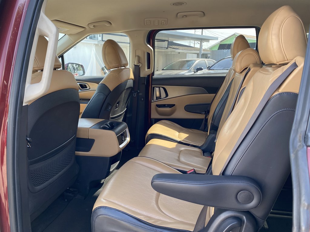 2023 Kia Carnival - $22,999