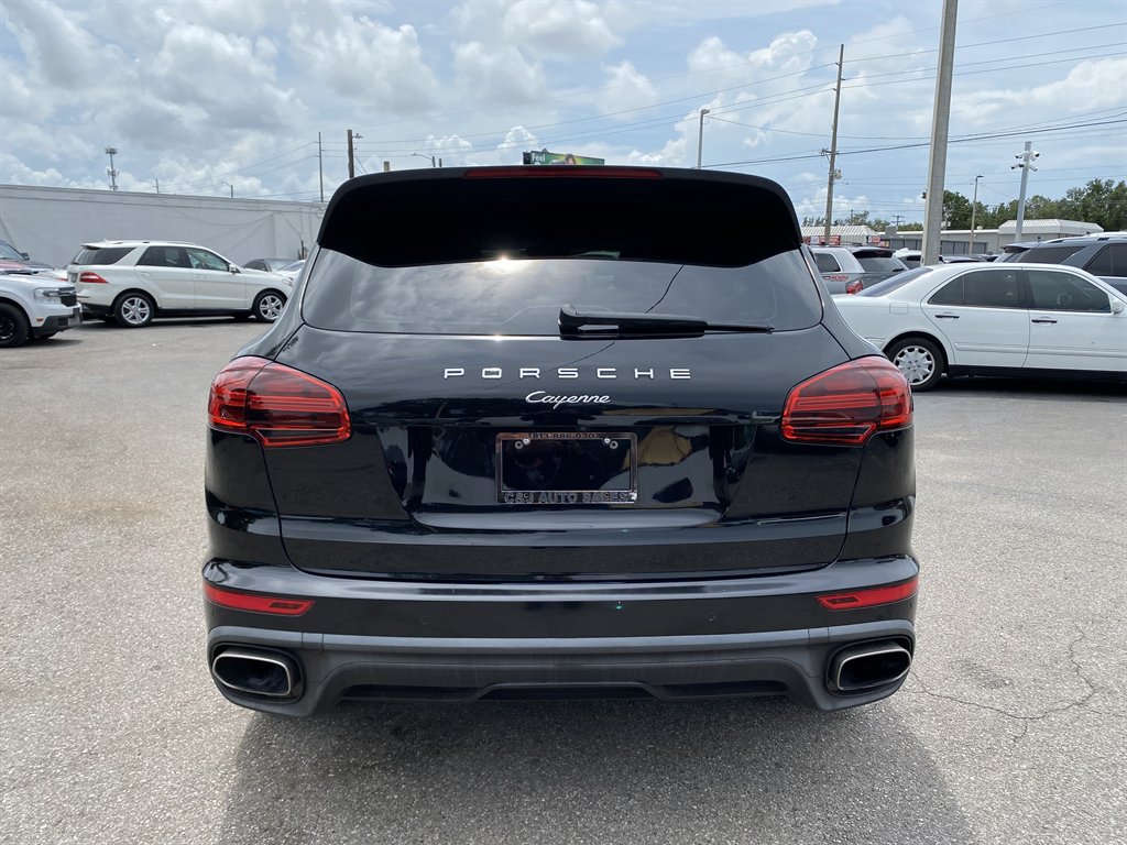 2017 Porsche Cayenne - $23,999