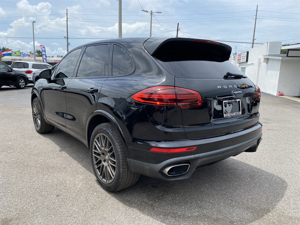 2017 Porsche Cayenne - $23,999