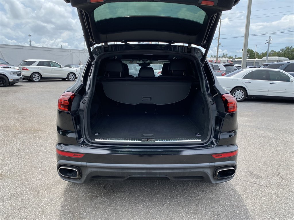 2017 Porsche Cayenne - $23,999