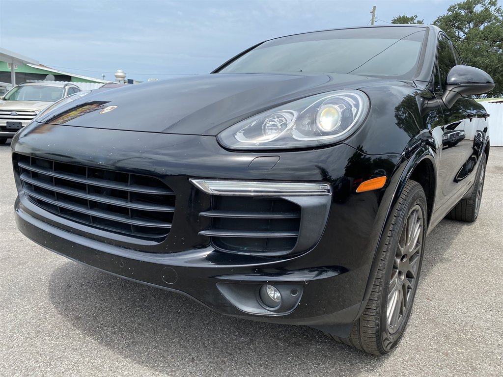 2017 Porsche Cayenne - $23,999