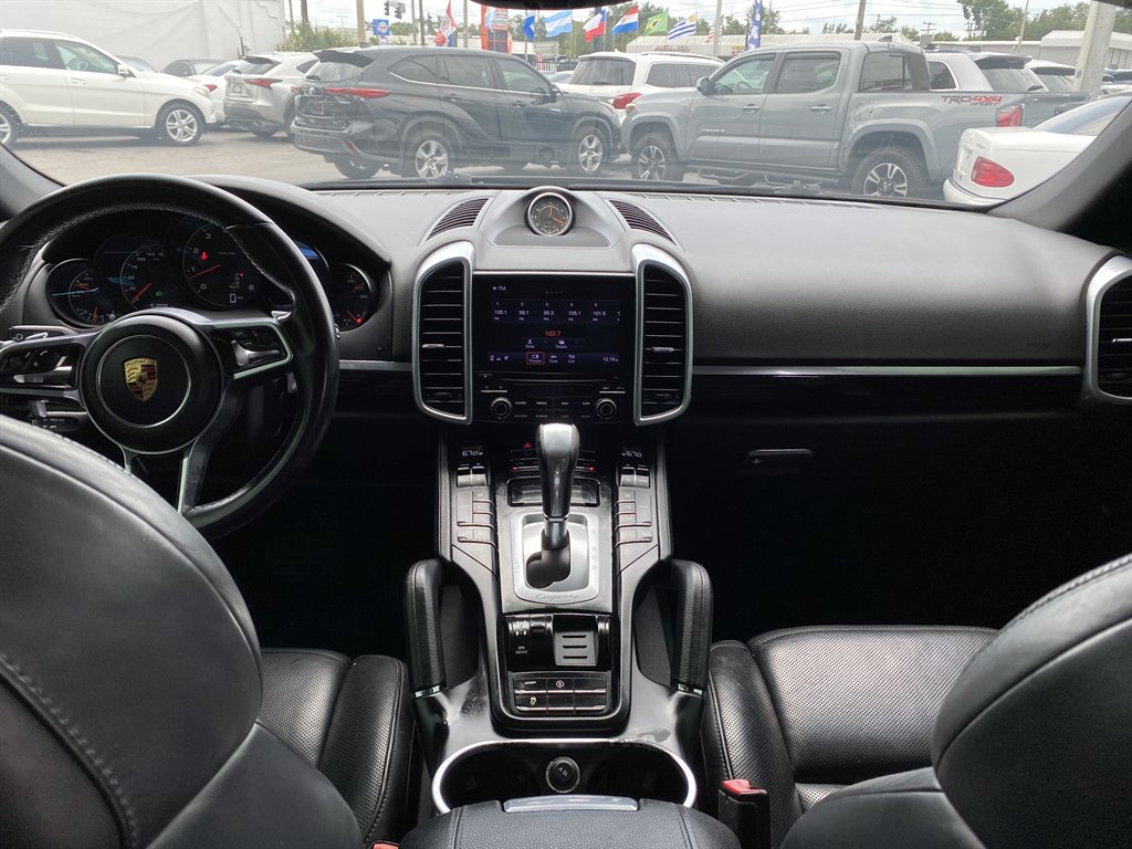 2017 Porsche Cayenne - $23,999