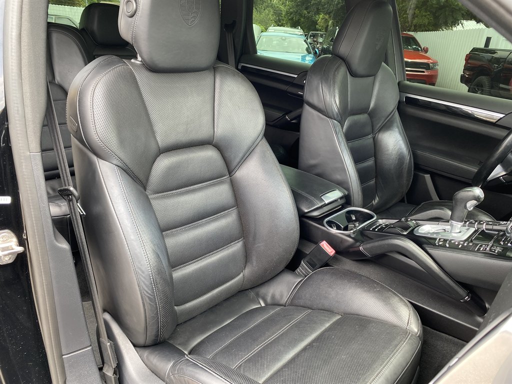 2017 Porsche Cayenne - $23,999