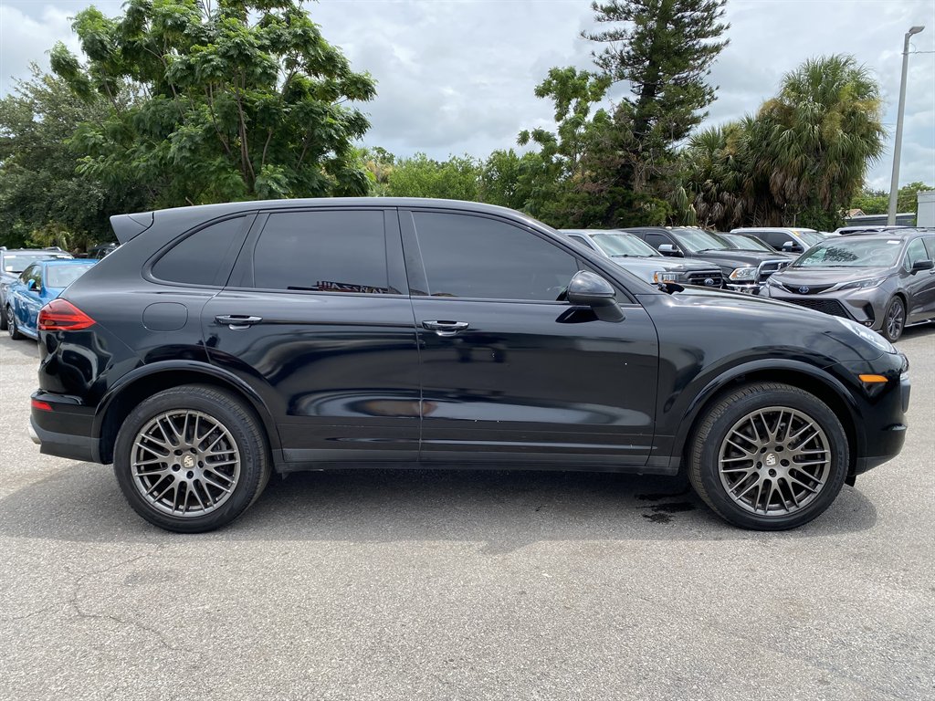 2017 Porsche Cayenne - $23,999