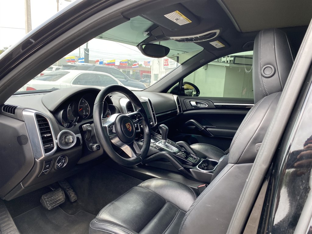 2017 Porsche Cayenne - $23,999