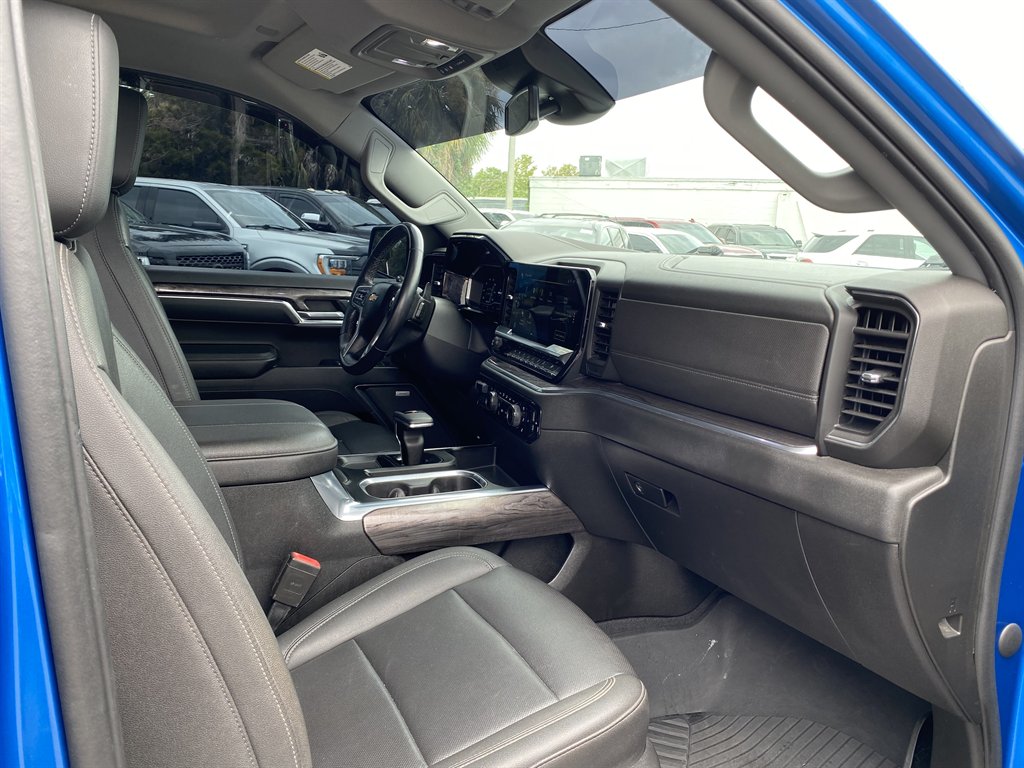 2023 Chevrolet Silverado - $37,999