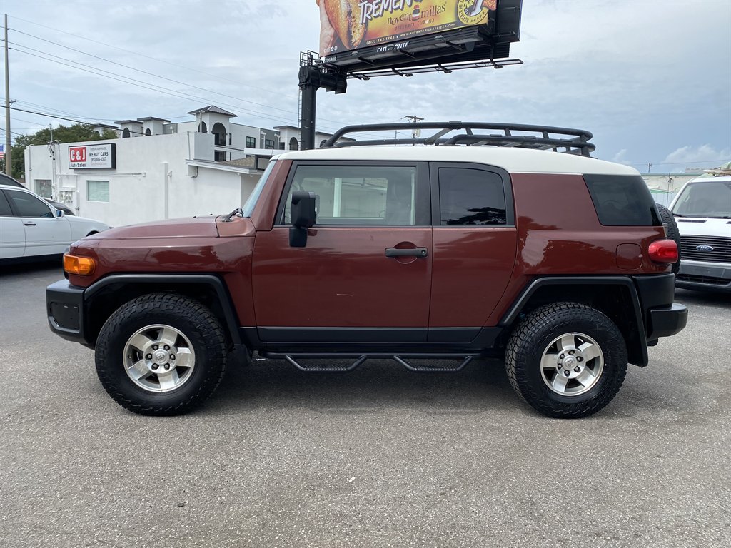 2008 Toyota FJ Cruiser - $16,999