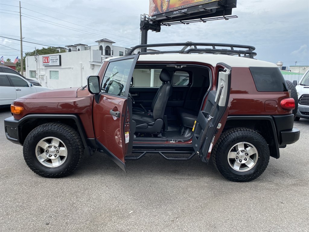 2008 Toyota FJ Cruiser - $16,999