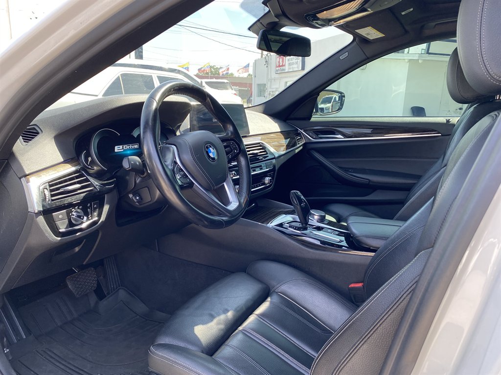 2018 BMW 530e - $18,999