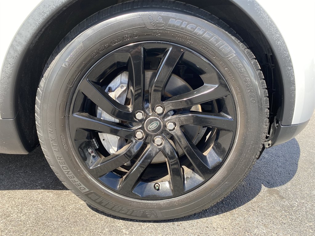 2018 Land Rover Discovery - $16,999